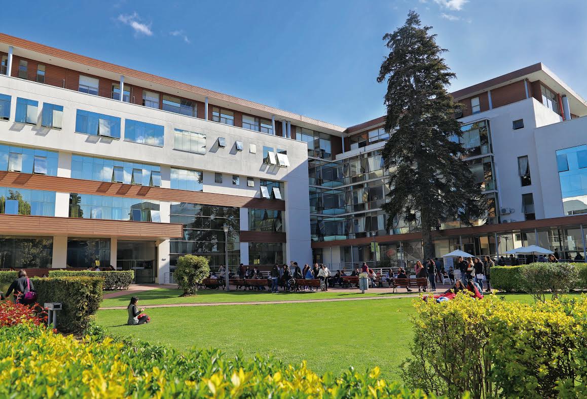 <p>Universidad Mayor, Santiago</p>