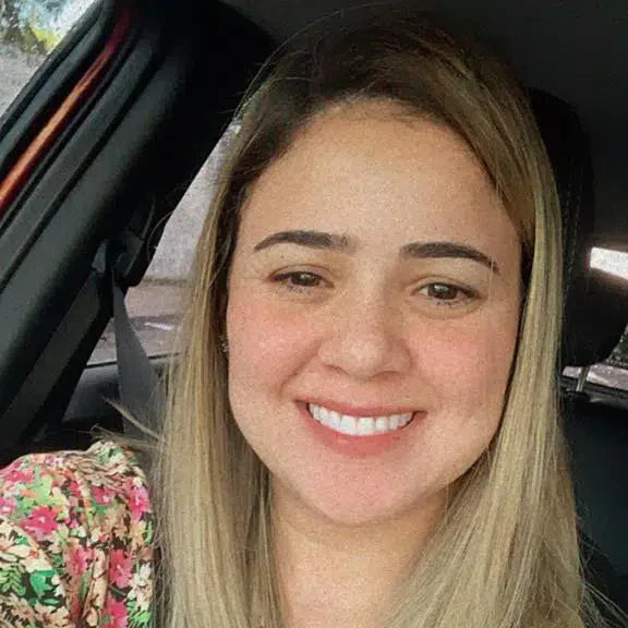 <p>Escolhi o IDP pela reputação, mas fui surpreendida pelo nível de interação e aplicabilidade. Já no segundo módulo, consegui implementar melhorias no meu setor.</p>