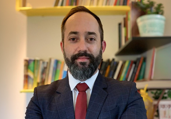 André Faustino