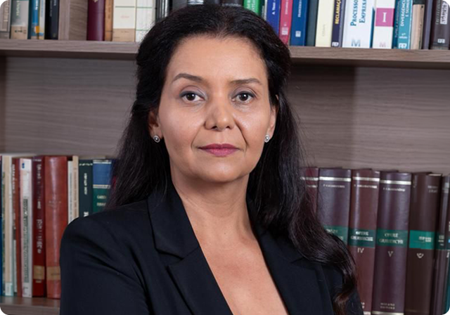 Cláudia Barrilari