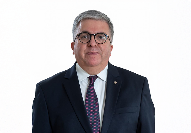 Dr. José Toro