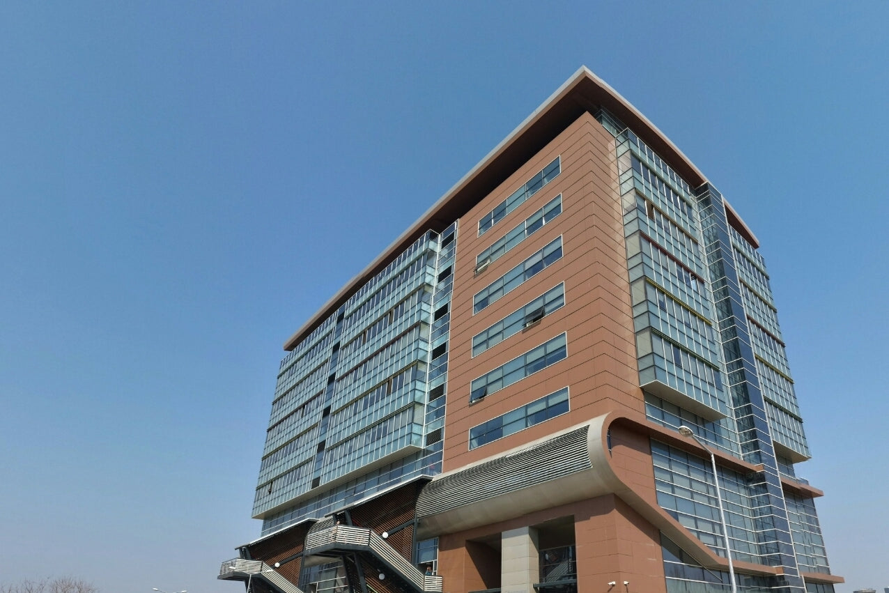 <p>National University of Political Studies and Public Administration, Romênia</p>