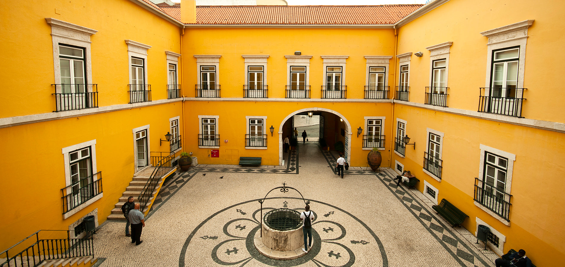 <p>Universidade Autonoma de Lisboa Luís de Camões</p>