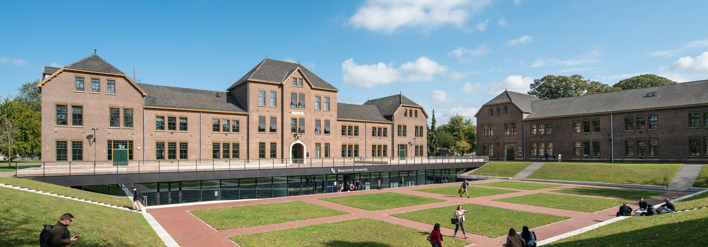 <p>Maastricht University, Países Baixos</p>